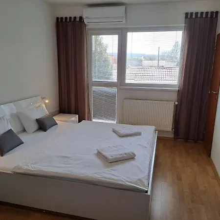 Emma Apartmán *