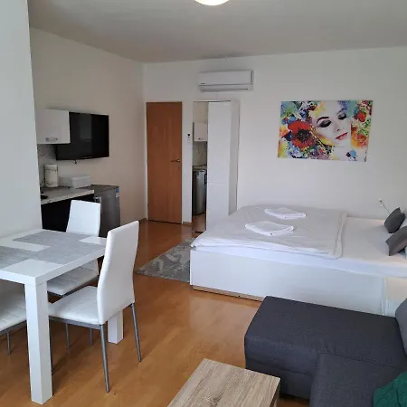 Emma Apartmán
